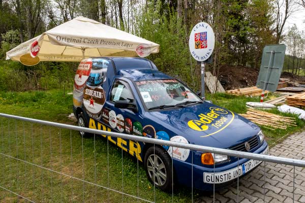 Zigrarettenverkufer an der Grenze in Bayrisch Eisenstein