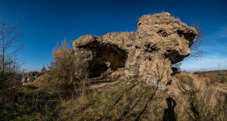 Wste Scheuer 2018 / Fotografie / Auflage 10 + 2 AP<br />(Die Dbritzer Hhlen sind eigentlich Riffe aus dem Zechsteinmeer, sie dienten als Basislager fr die Jger und Sammler des Jungpalolithikums. ca. 10.000 Jahre v. u. Z)