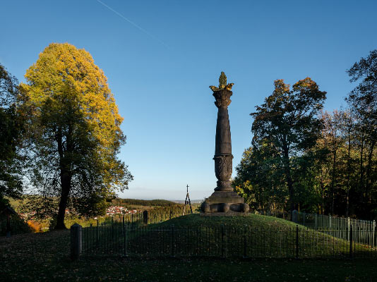 Candelaber-Denkmal Altenberg 2018 / Fotografie / Auflage 10 + 2 AP<br />(Laut volkstmlicher berlieferung soll Bonifatius auf dem Johannisberg an der Stelle eines heidnischen Heiligtums eine Kirche errichtet haben, um die Menschen der Region zu missionieren.)