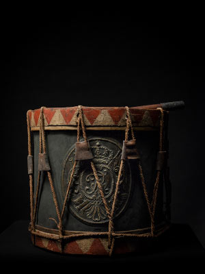 Preuische Infanterie-Trommel 2018 / Fotografie / Auflage 10 + 2 AP<br />(Die Trommel bestimmte mit ihren verschiedenen Tempi die Geschwindigkeit des Schrittes, motivierte beim Angriff und bermittelte Befehle ber eine grere Distanz.)